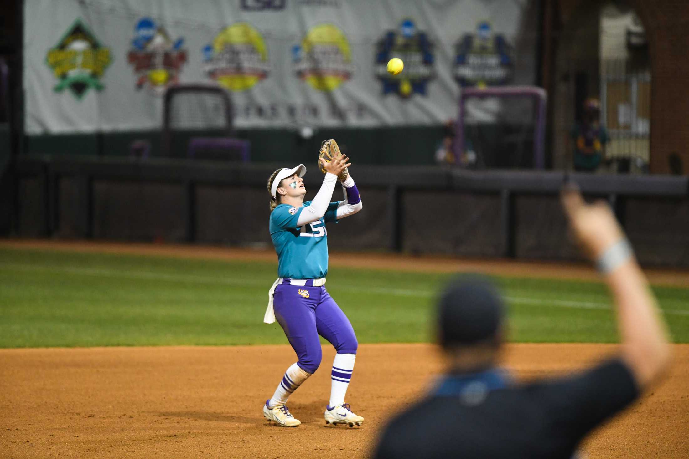 PHOTOS: LSU softball defeats Mississippi State 10-4