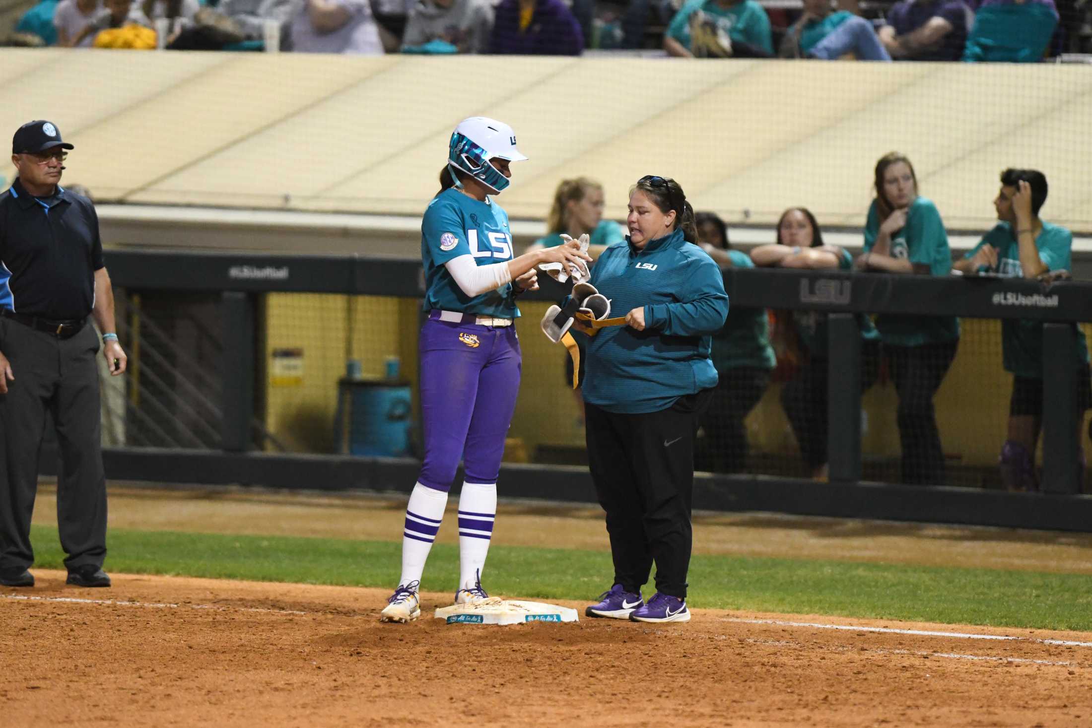 PHOTOS: LSU softball defeats Mississippi State 10-4