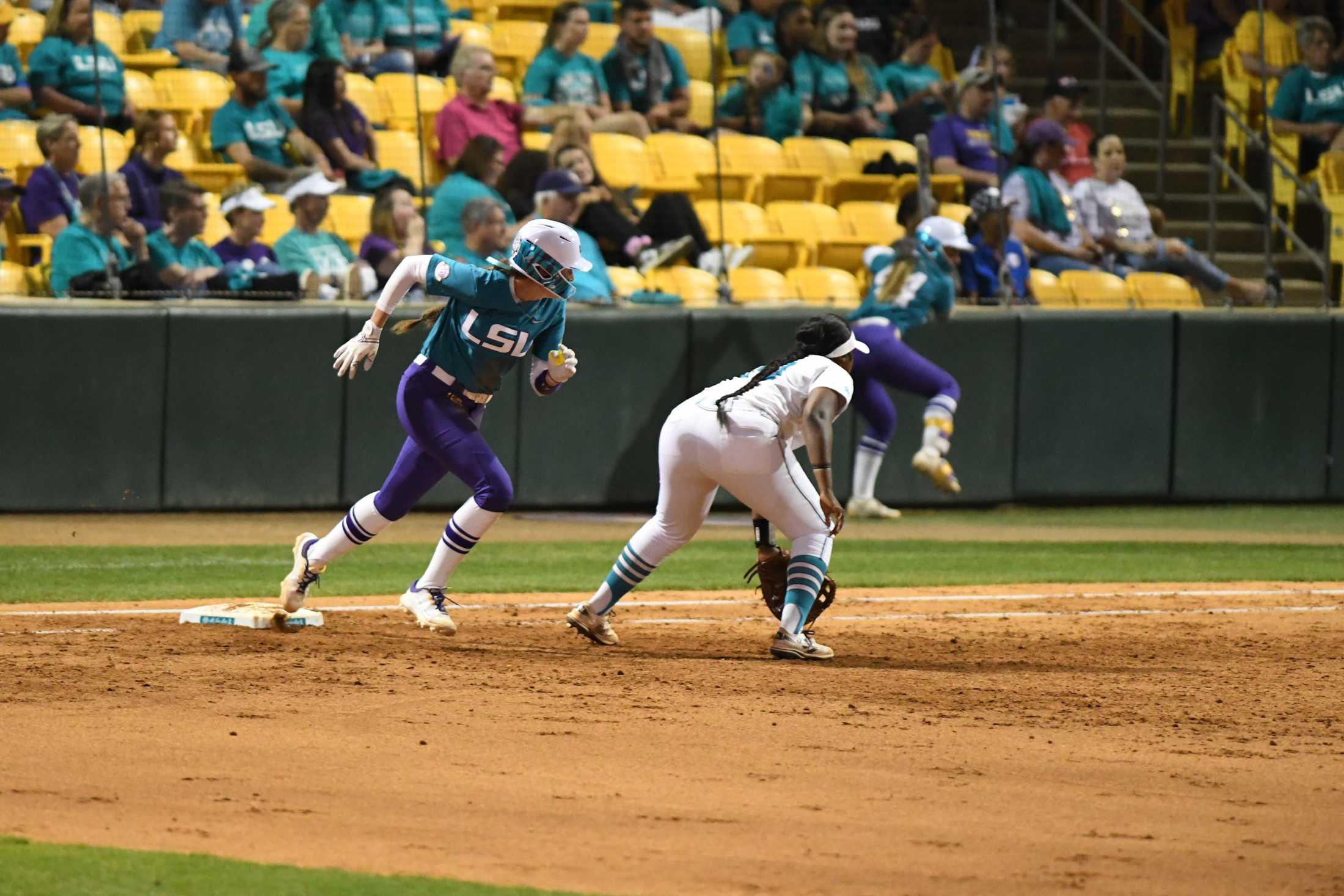 PHOTOS: LSU softball defeats Mississippi State 10-4