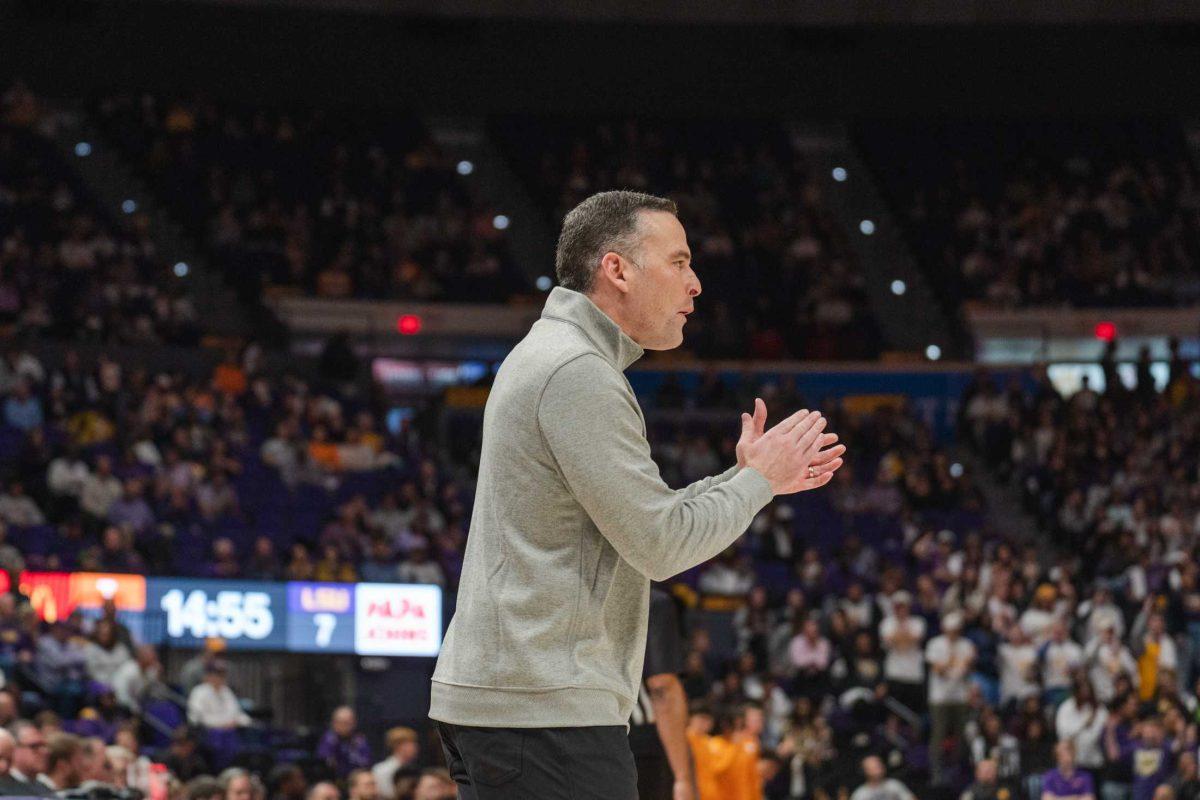 LSU men&#8217;s basketball head coach Matt McMahon claps on Saturday, Jan. 21, 2023, during LSU&#8217;s 56-77 loss to Tennessee at the Pete Maravich Assembly Center in Baton Rouge, La.