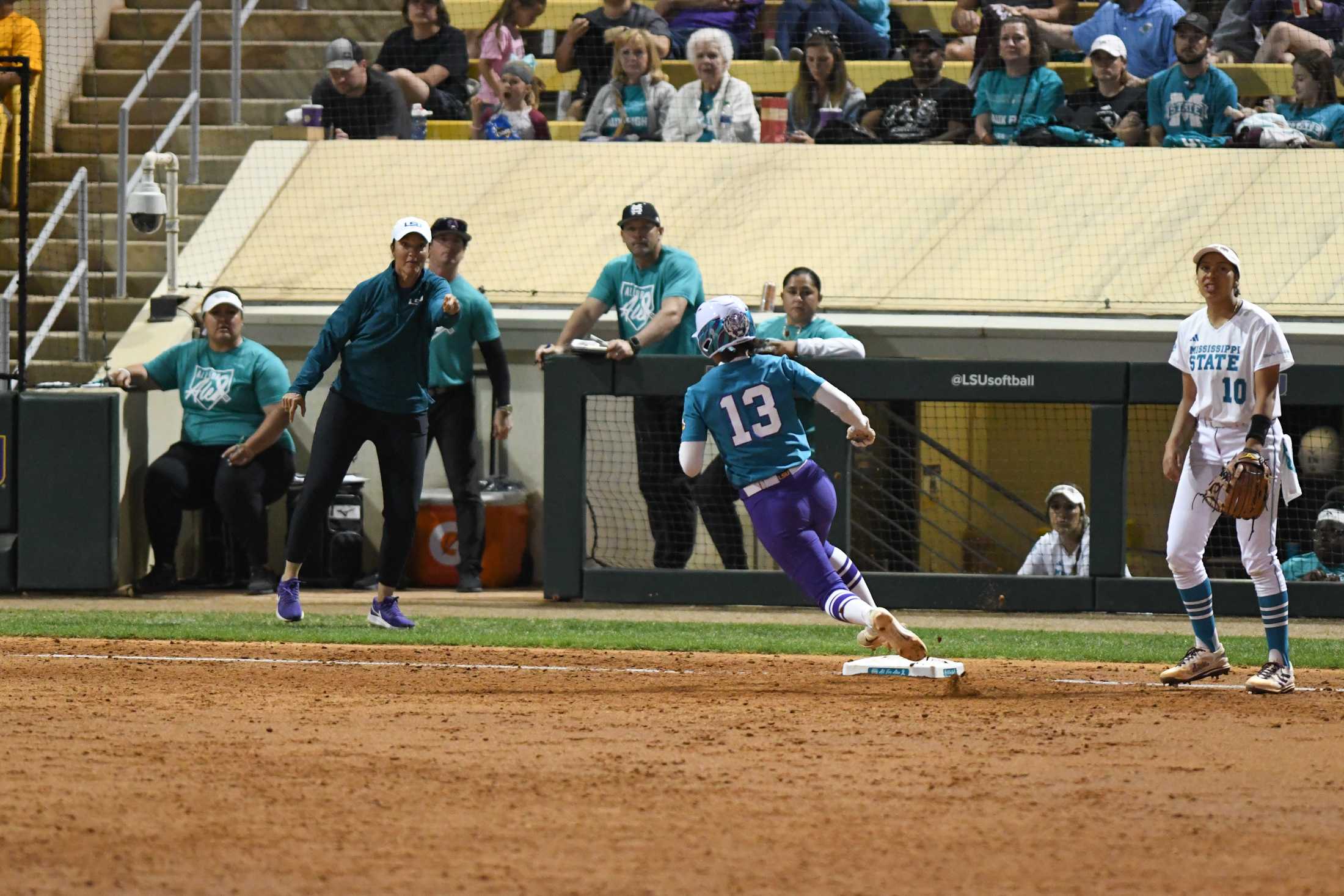 PHOTOS: LSU softball defeats Mississippi State 10-4