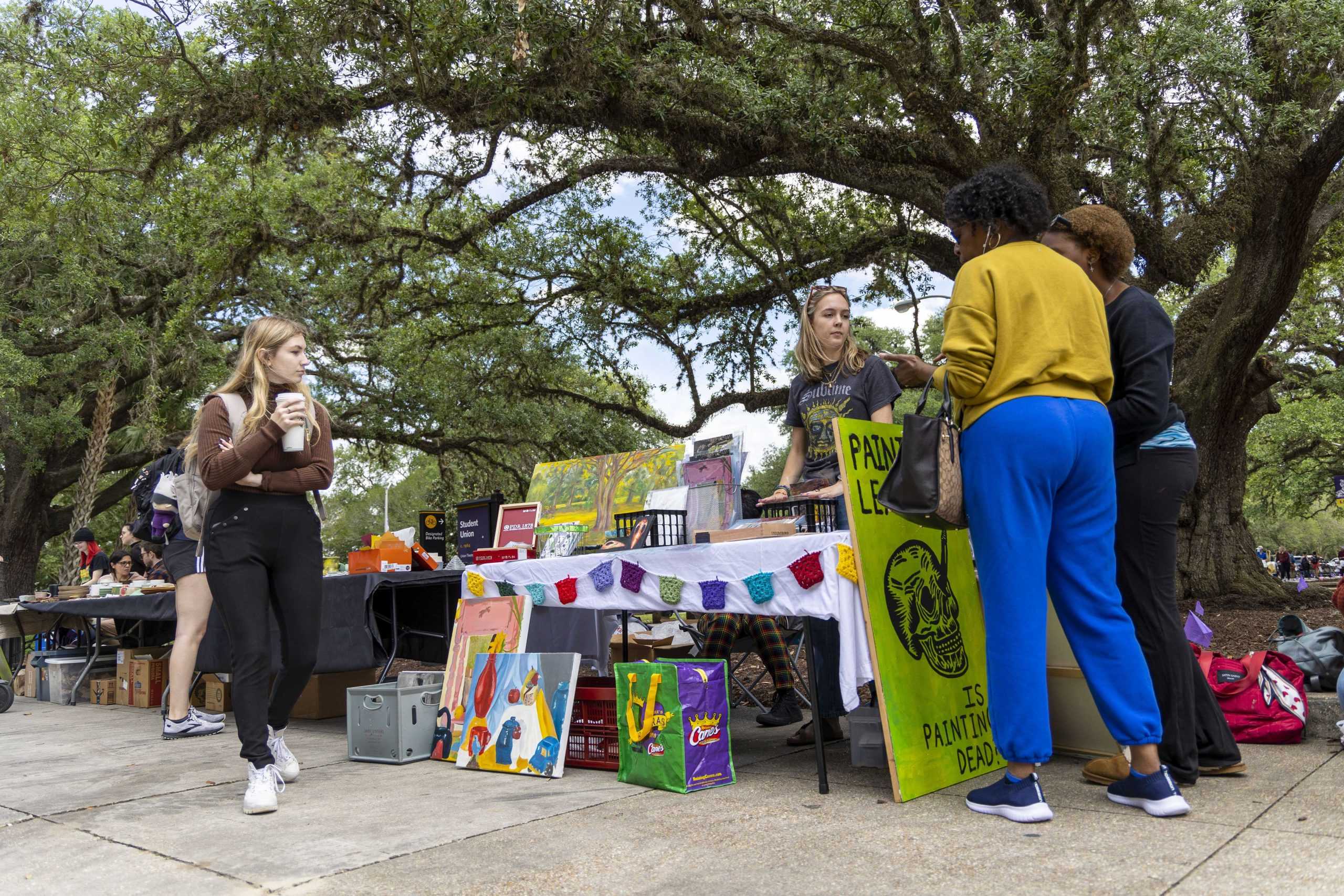 PHOTOS: LSU art clubs host market in Free Speech Alley