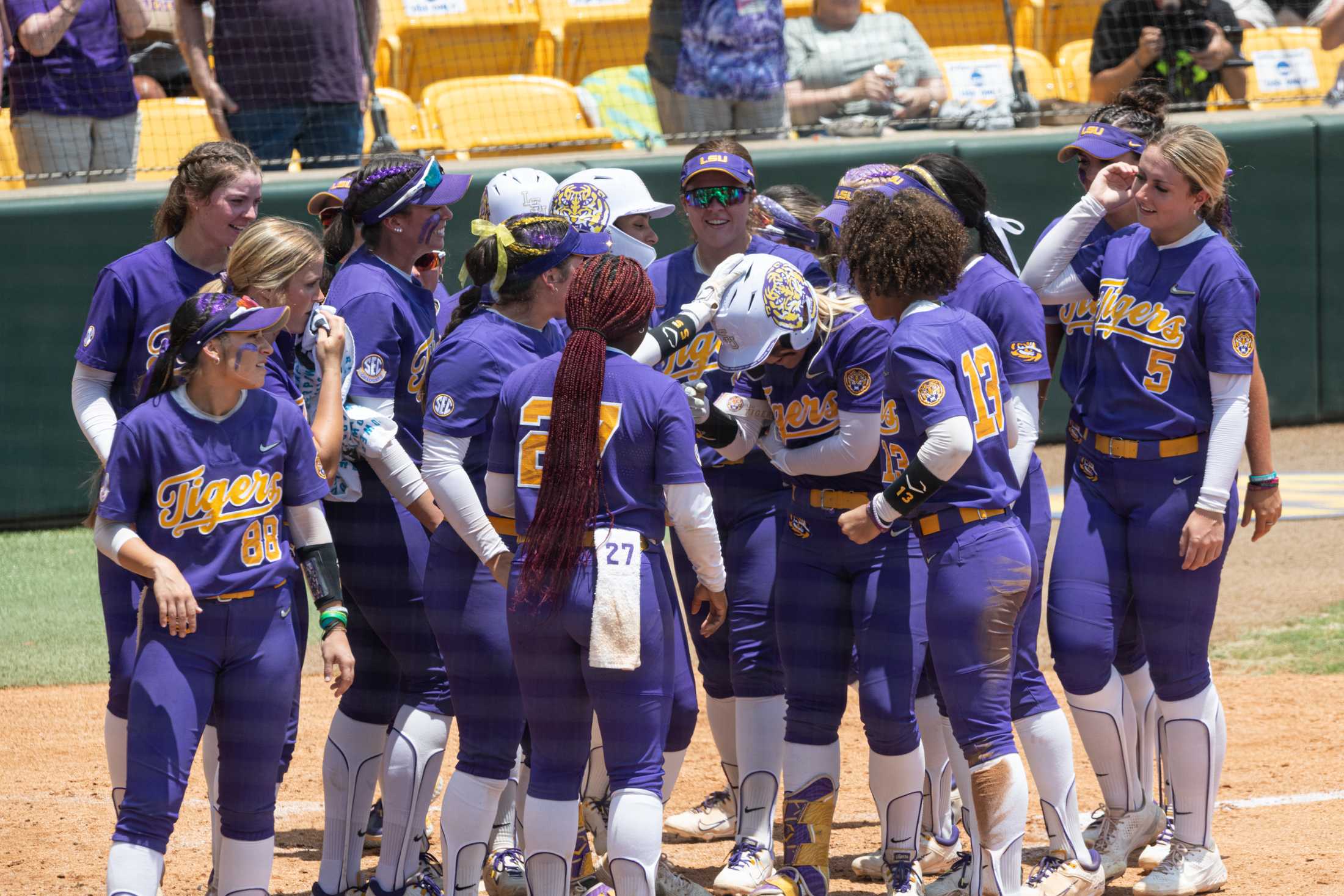 PHOTOS: LSU softball shuts out ULL 4-0 advancing to regional final