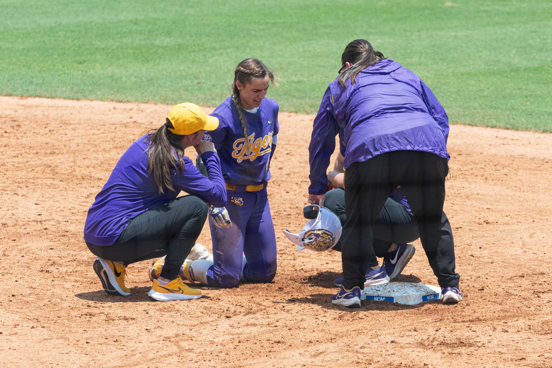 PHOTOS: LSU softball shuts out ULL 4-0 advancing to regional final