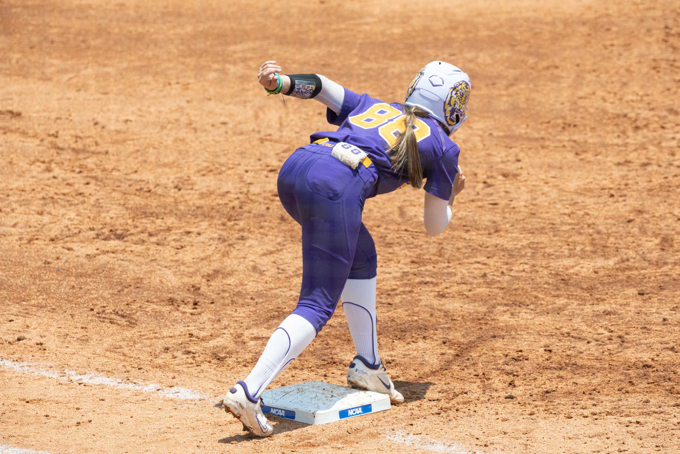 PHOTOS: LSU softball shuts out ULL 4-0 advancing to regional final