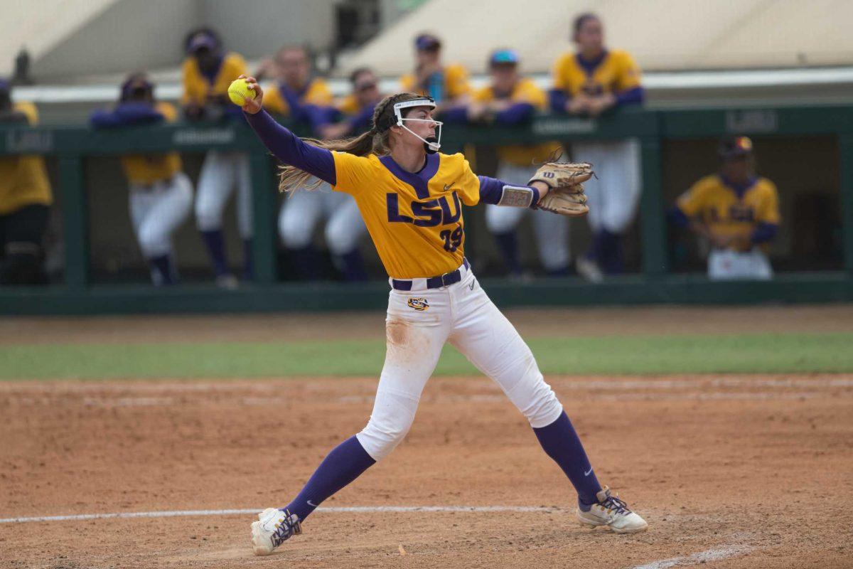 LSU softball freshman pitcher Sydney Berzon (29) pitches Sunday, May 21, 2023, during LSU&#8217;s 9-8 loss against ULL in Game 7 of the NCAA Softball Regionals Championship at Tiger Park in Baton Rouge, La.