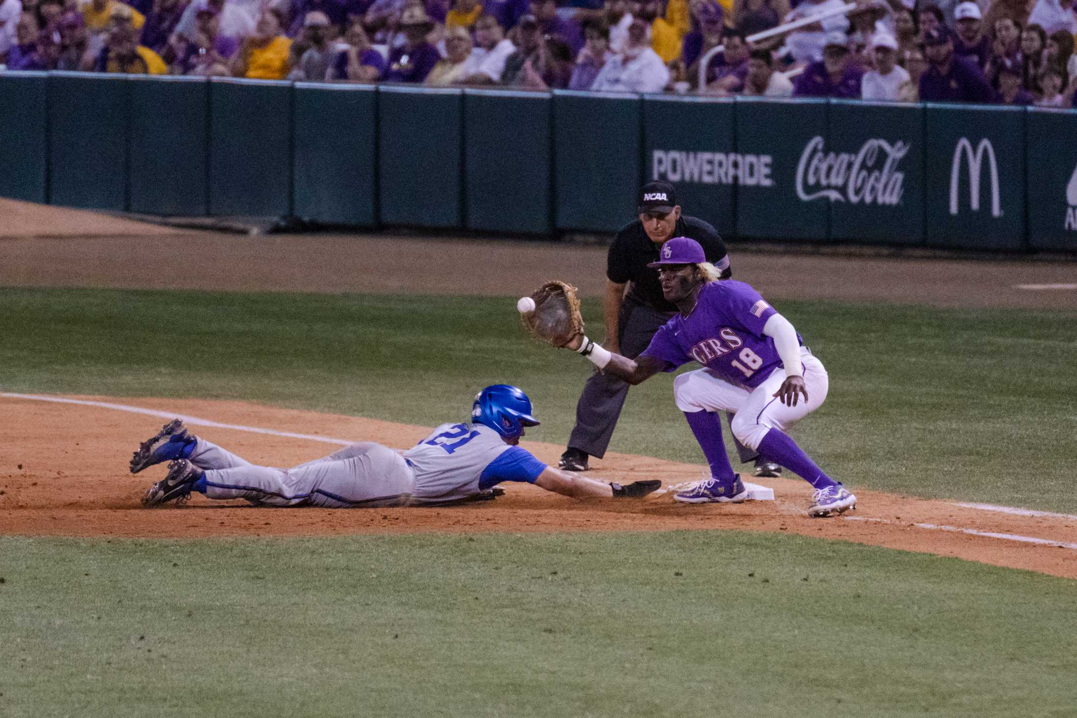 PHOTOS: LSU baseball shuts out Kentucky 14-0 in first game of the Super Regionals