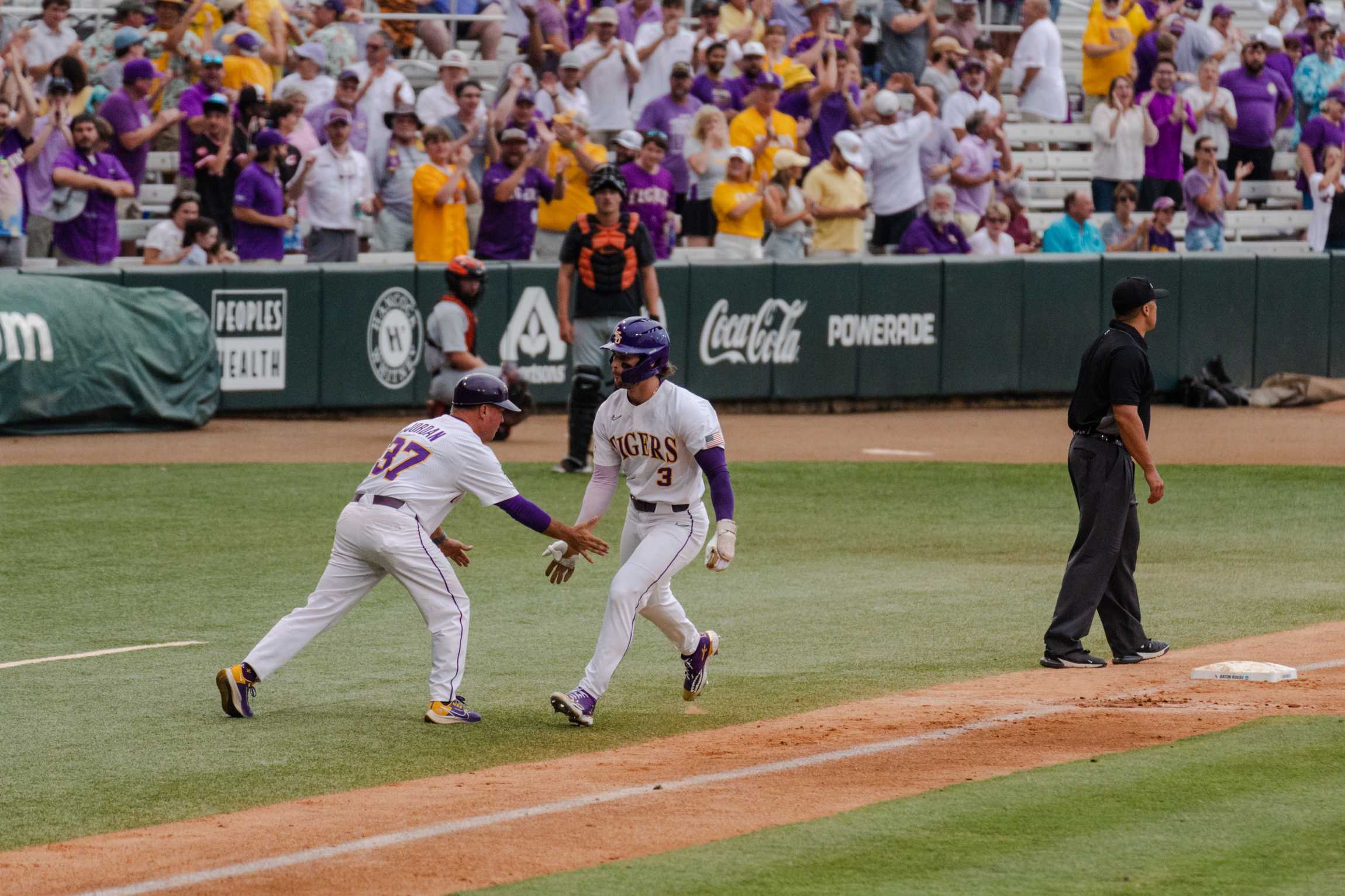 PHOTOS: LSU baseball beats Oregon State 6-5, advances to the regional final