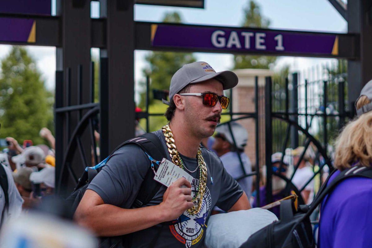 LSU baseball junior pitcher Paul Skenes (20) walks into Alex Box Stadium on Tuesday, June 27, 2023, in Baton Rouge, La.