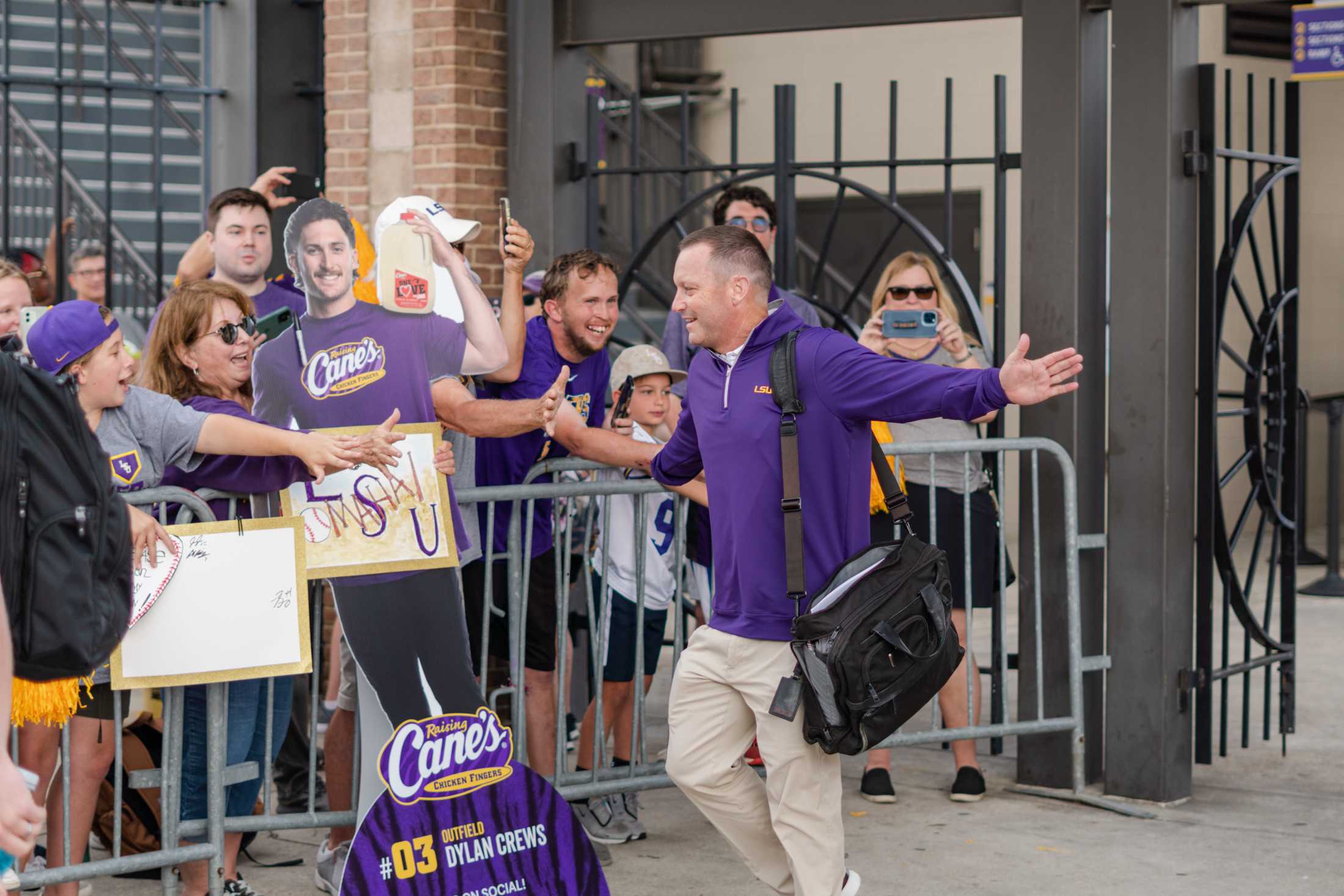 PHOTOS: LSU baseball heads to Omaha as fans cheer them on