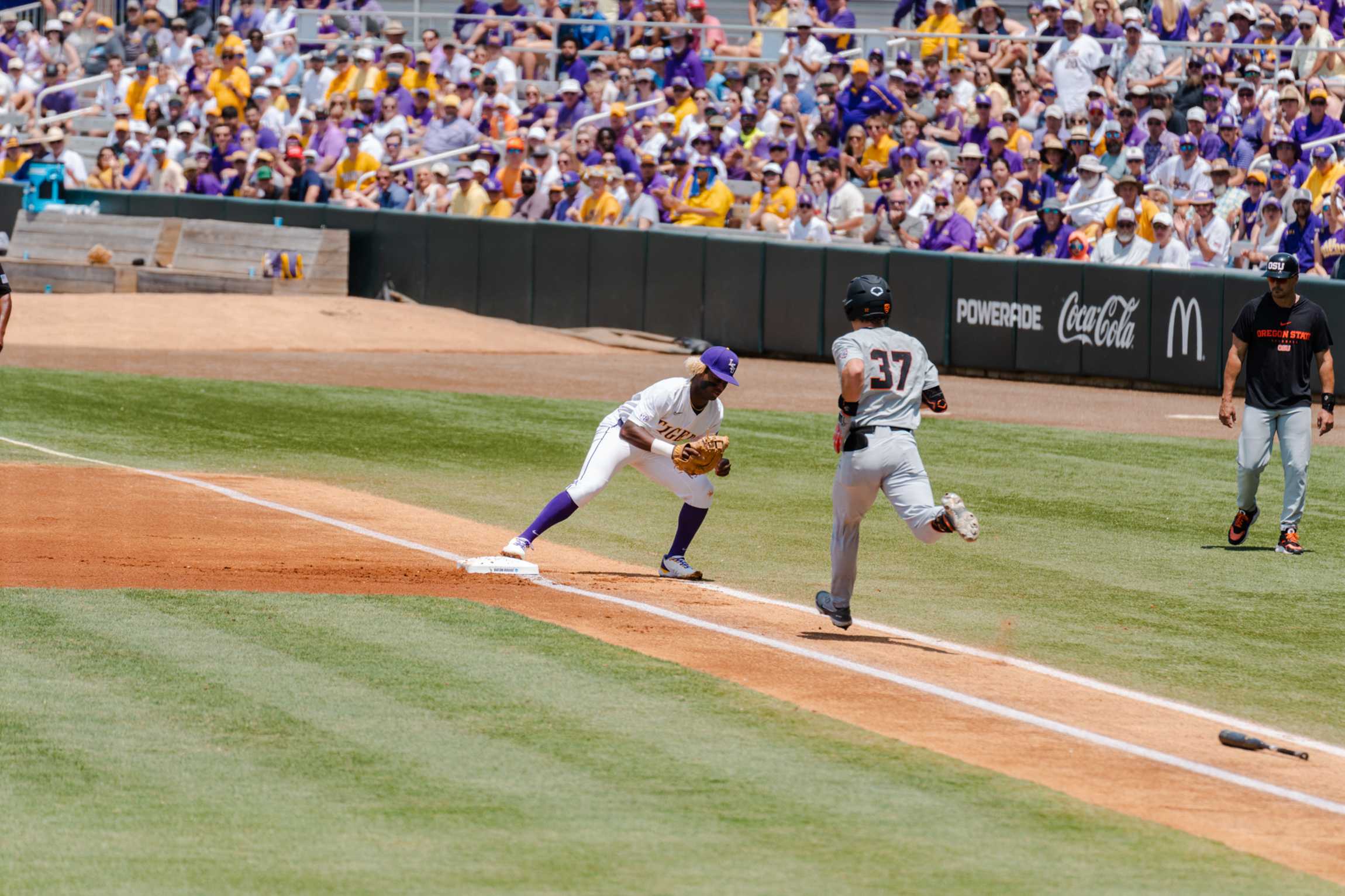 PHOTOS: LSU baseball beats Oregon State 6-5, advances to the regional final