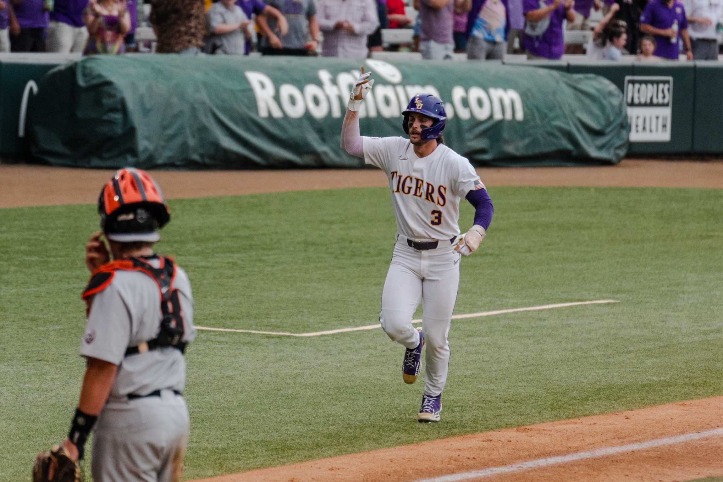 PHOTOS: LSU baseball beats Oregon State 6-5, advances to the regional final