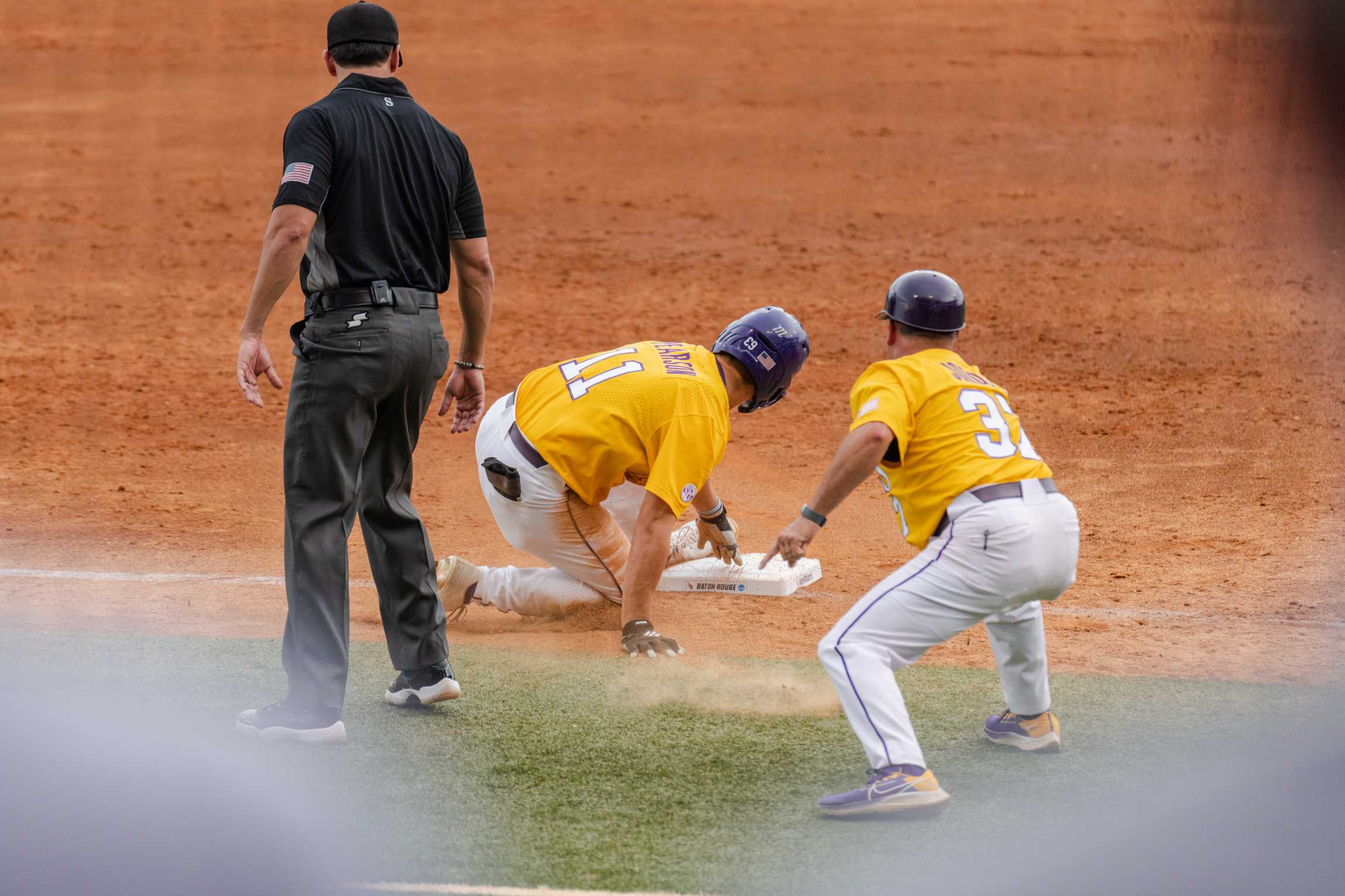 PHOTOS: LSU baseball moves on to Super Regionals after defeating Oregon State in Regional Championship