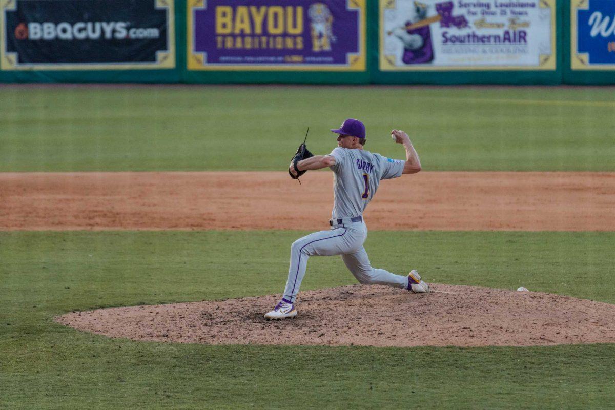 LSU baseball freshman pitcher Gavin Guidry (1) throws the ball Sunday, June 11, 2023, during LSU&#8217;s 8-3 win against Kentucky at Alex Box Stadium in Baton Rouge, La.