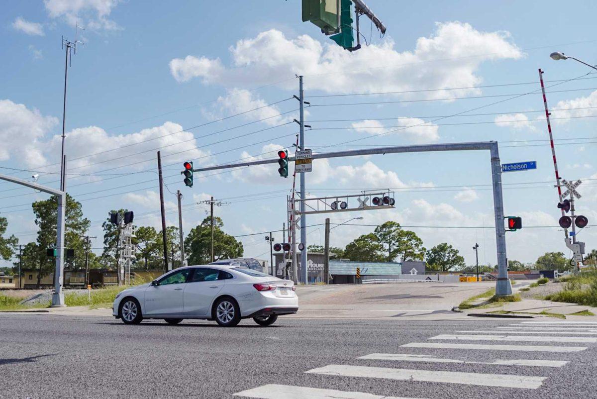 <p>A car passes the Nicholson Drive and Bob Pettit Boulevard intersection on Saturday July, 15, 2023, in Baton Rouge, La.</p>