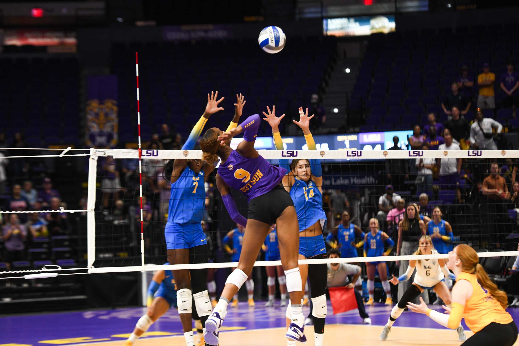 PHOTOS: LSU volleyball defeats UCLA 3-2