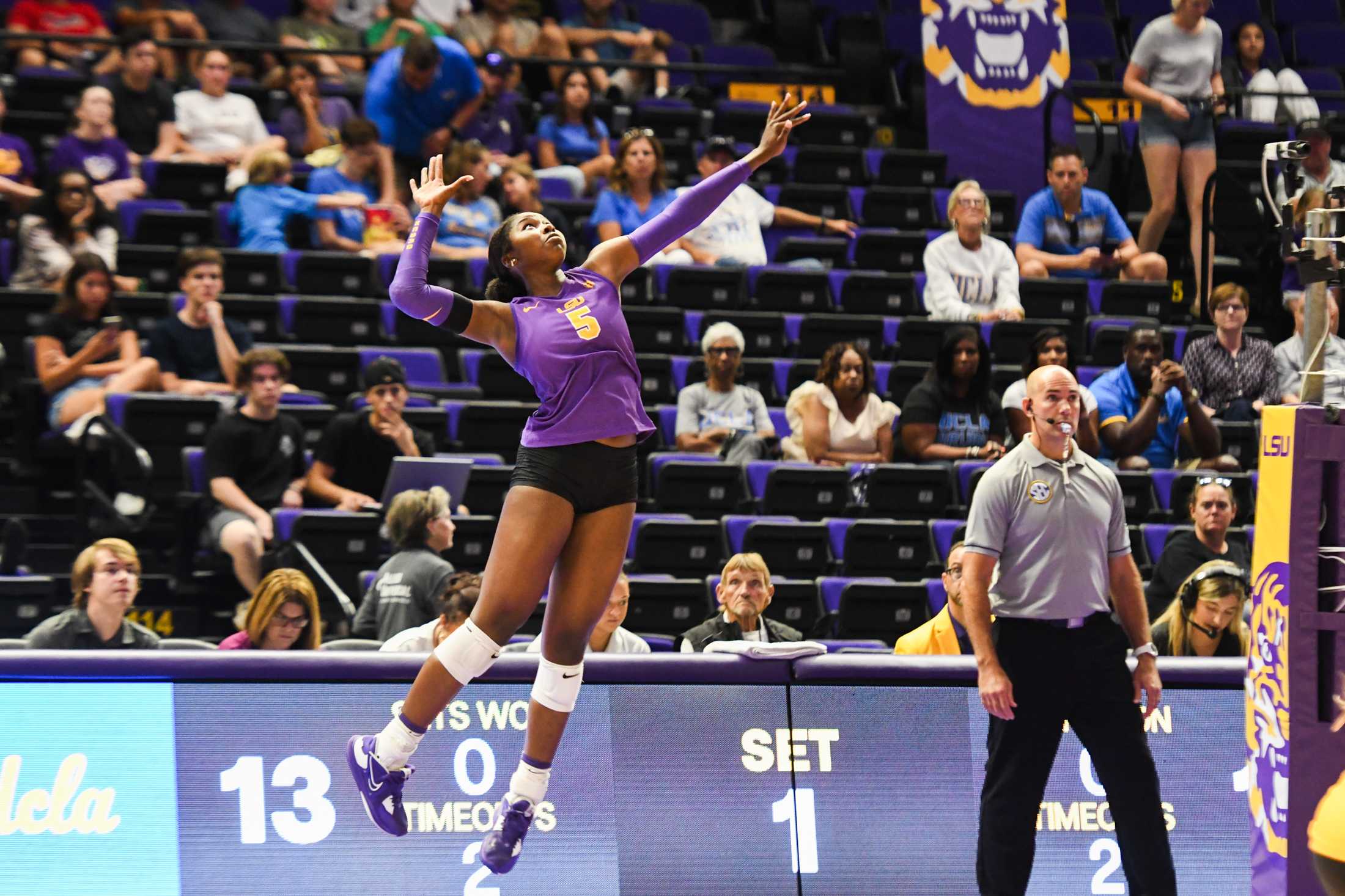 PHOTOS: LSU volleyball defeats UCLA 3-2