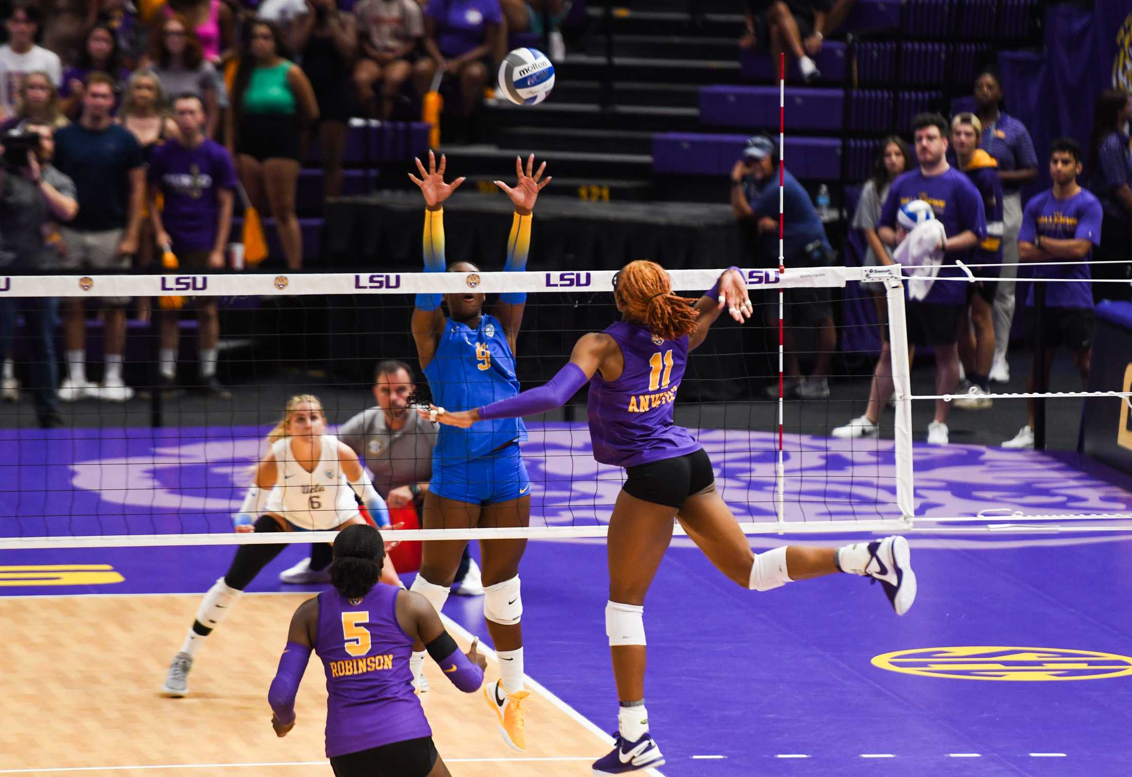 PHOTOS: LSU volleyball defeats UCLA 3-2