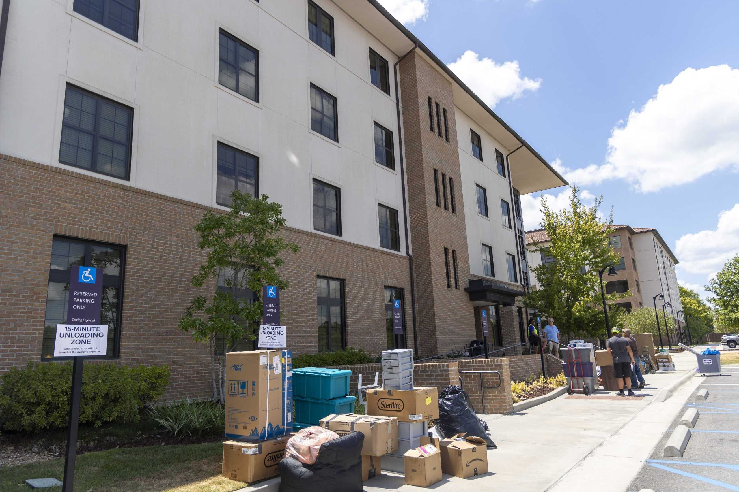 PHOTOS: LSU's freshmen class of 2027 moves in