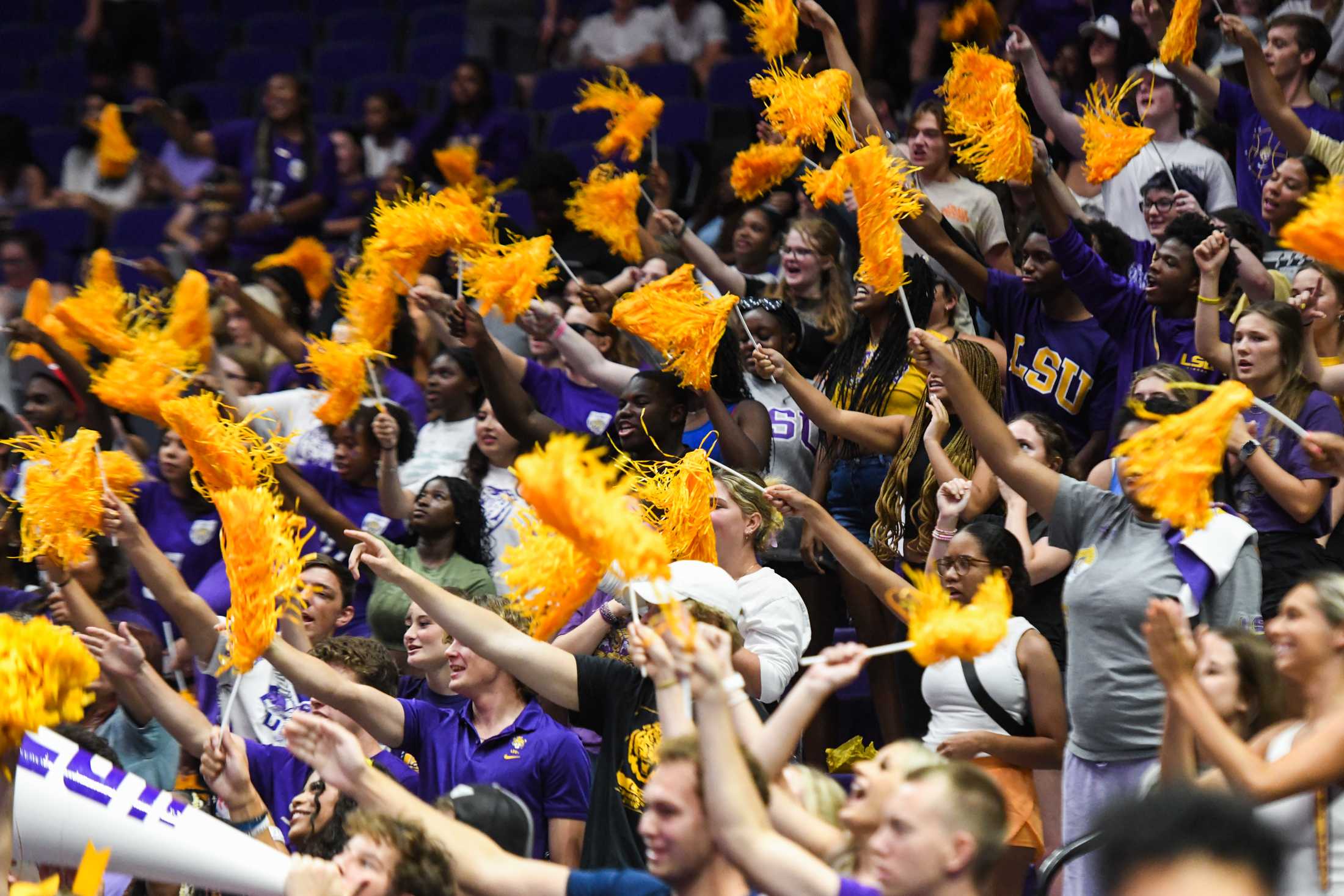 PHOTOS: LSU volleyball defeats UCLA 3-2