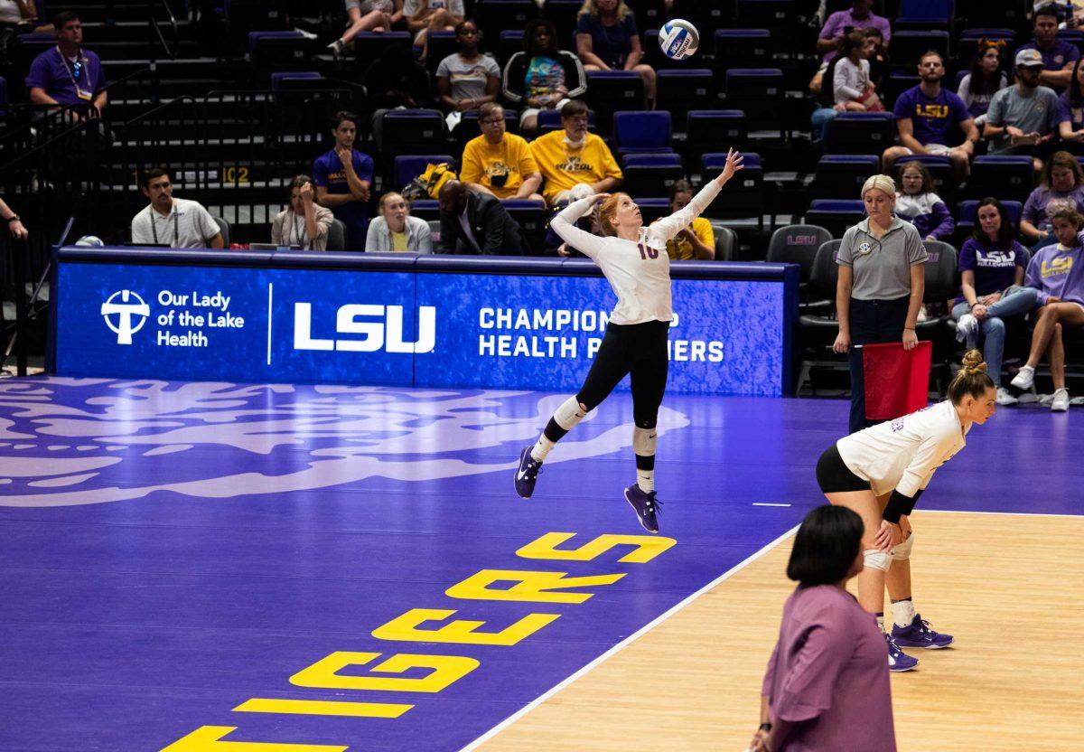 LSU volleyball graduate student defensive specialist Erin Carmichael (10) serves the ball on Friday, Sept. 29, 2023, during LSU&#8217;s 3-1 win against Missouri in the Pete Maravich Assembly Center in Baton Rouge, La.