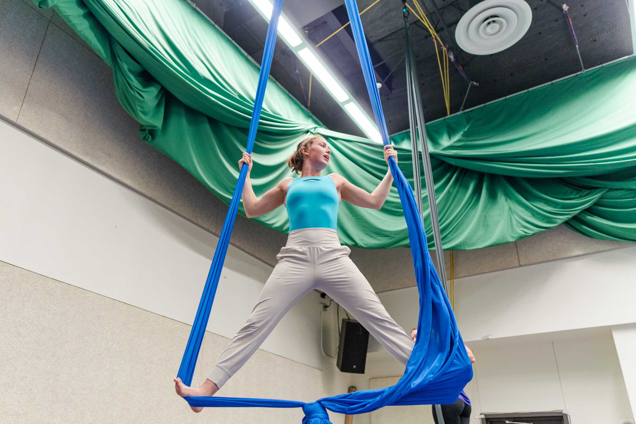 PHOTOS: A beginner silks workshop