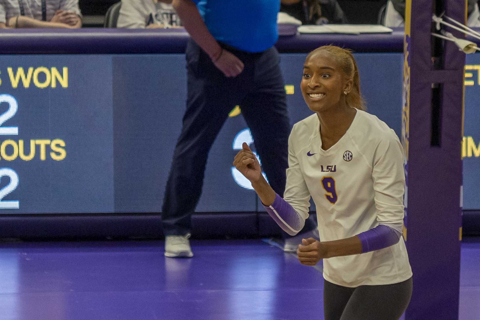 PHOTOS: LSU volleyball falls to Arkansas 3-0