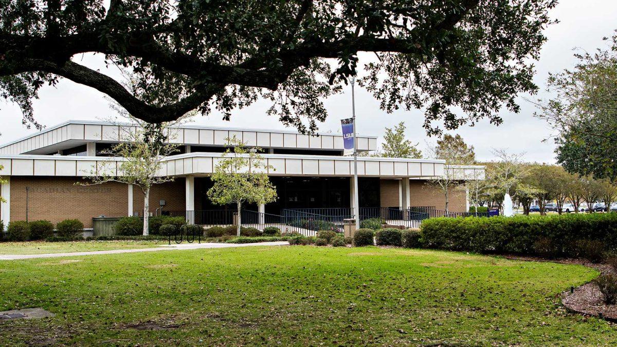 A building sits on the campus of LSU Eunice.