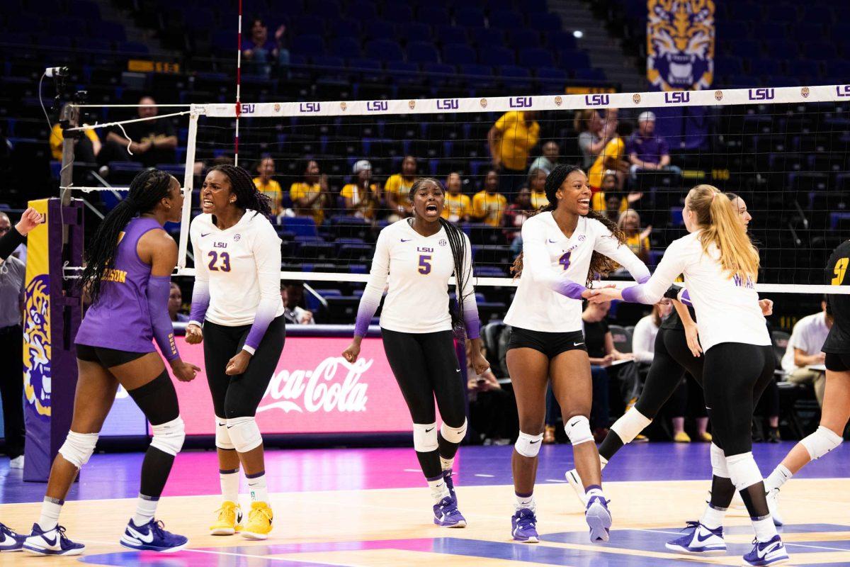 The LSU volleyball team celebrates a point on Friday, Sept. 29, 2023, during LSU&#8217;s 3-1 win against Missouri in the Pete Maravich Assembly Center in Baton Rouge, La.