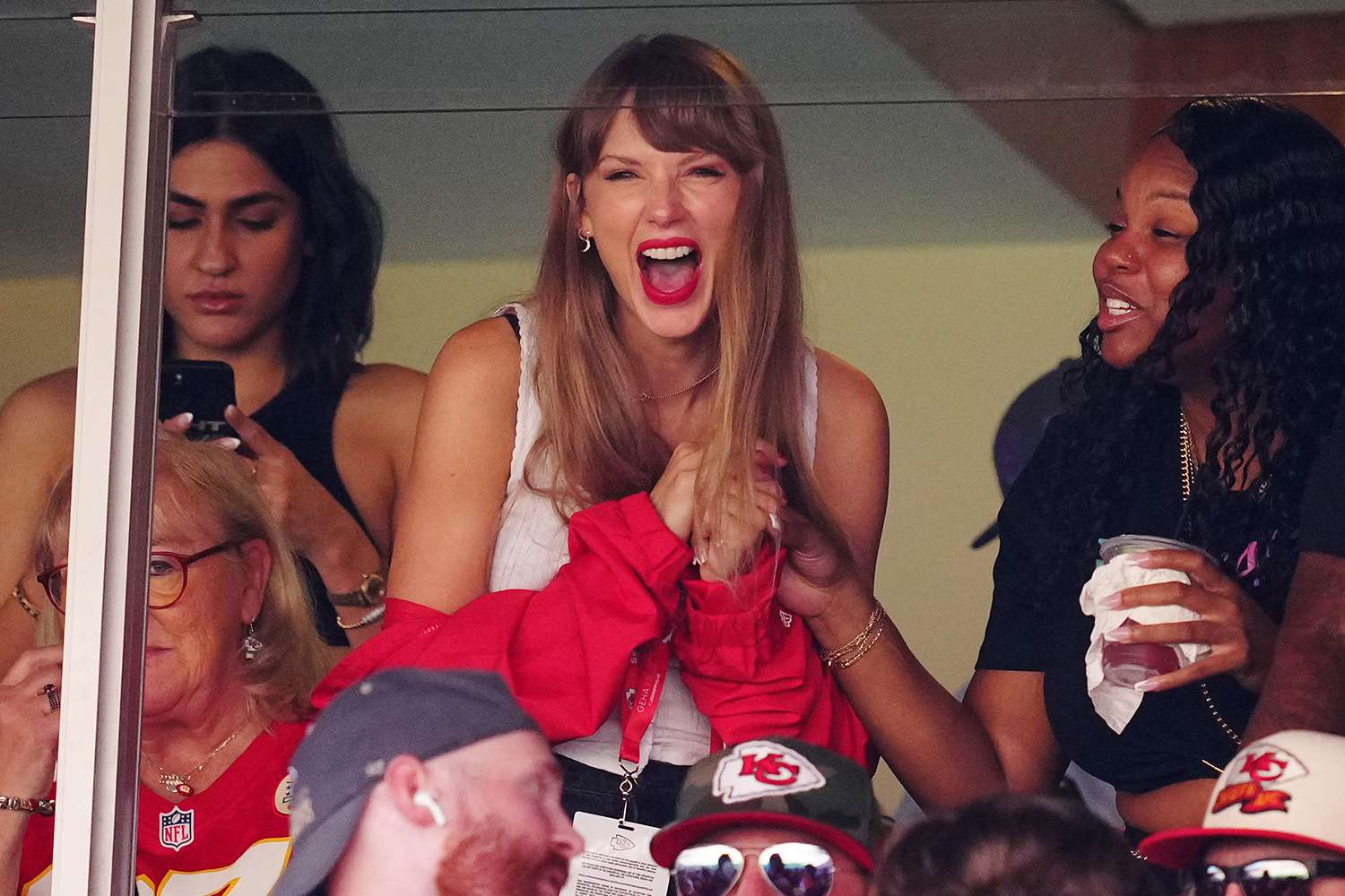 Rev Roundtable: Is Taylor Swift and Travis Kelce's relationship PR or a lovematch?