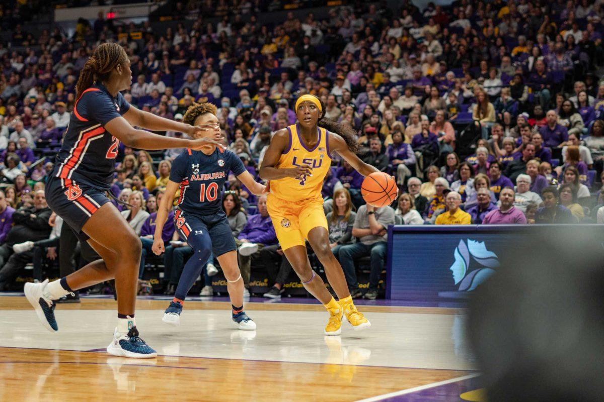 LSU women&#8217;s basketball freshman guard Flau&#8217;jae Johnson (4) looks toward the basket on Sunday, Jan. 15, 2023, during LSU&#8217;s 84-54 win over Auburn in the Pete Maravich Assembly Center in Baton Rouge, La.