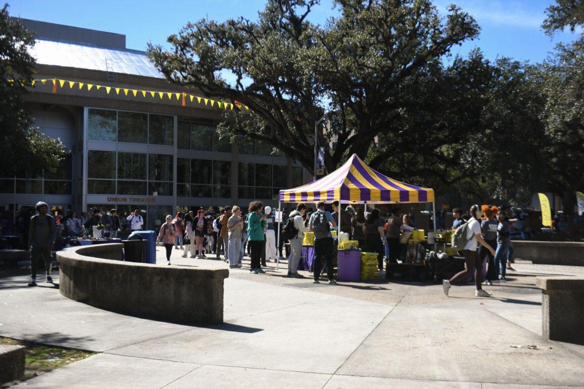 LSU students line up for pizza at the Involvement Fest Wednesday, Jan. 31, 2024, in Free Speech Alley on LSU campus in Baton Rouge, La.