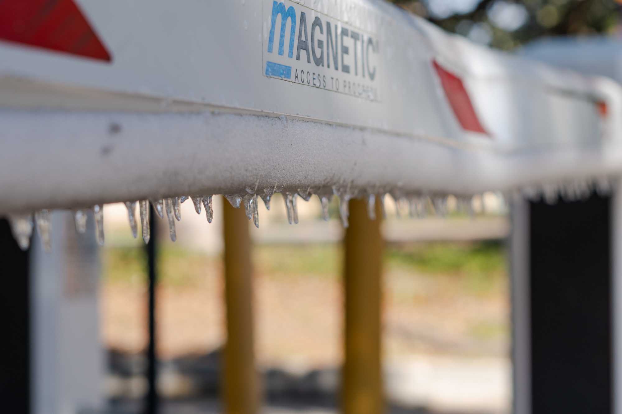 PHOTOS: Freezing temperatures bring an icy morning to Baton Rouge