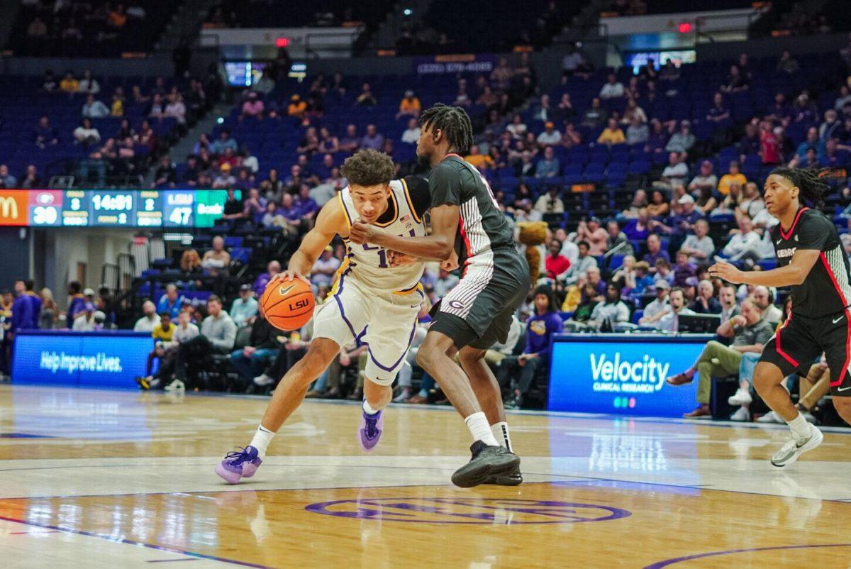 LSU men&#8217;s basketball sophomore forward Jalen Reed (13) drives toward the basket Tuesday, Feb. 27, 2024, during LSU&#8217;s game against Georgia in the Pete Maravich Assembly Center in Baton Rouge, La.