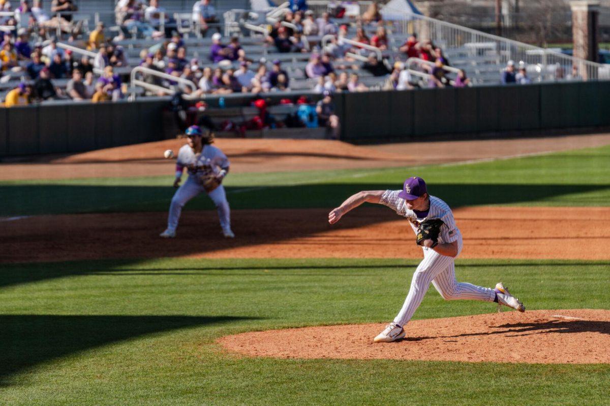 LSU baseball junior pitcher Thatcher Hurd (26) throws the ball Friday, Feb. 23, 2024, during LSU&#8217;s 5-2 loss against Stony Brook at Alex Box Stadium in Baton Rouge, La.