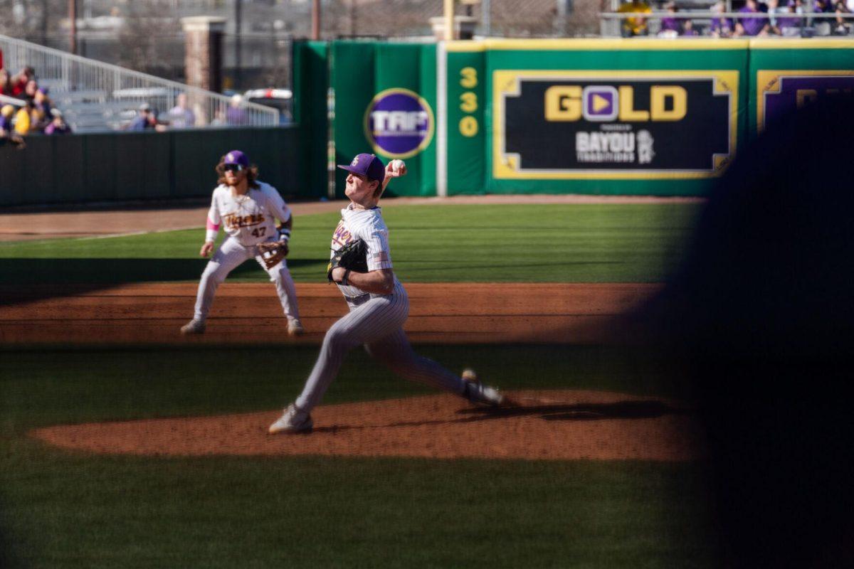 LSU baseball junior pitcher Thatcher Hurd (26) throws the ball Friday, Feb. 23, 2024, during LSU&#8217;s 5-2 loss against Stony Brook at Alex Box Stadium in Baton Rouge, La.