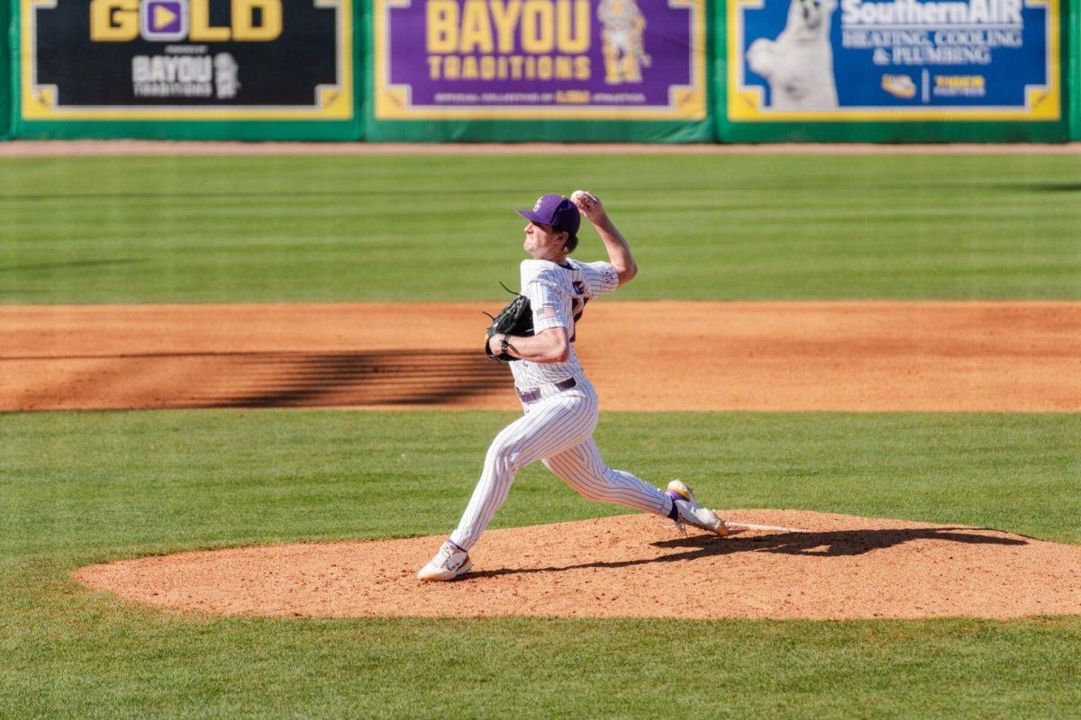 LSU baseball junior pitcher Thatcher Hurd (26) throws the ball Friday, Feb. 23, 2024, during LSU&#8217;s 5-2 loss against Stony Brook at Alex Box Stadium in Baton Rouge, La.