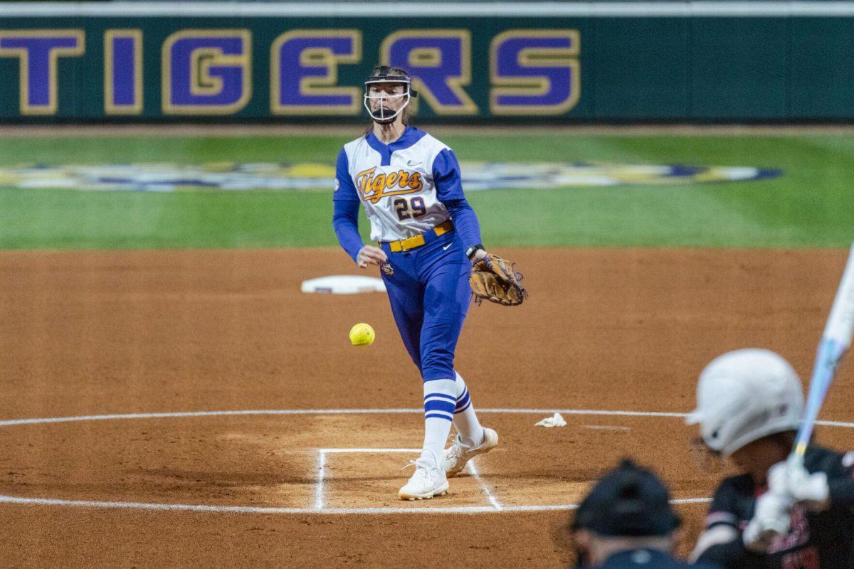 LSU softball sophomore pitcher Sydney Berzon (29) throws the ball Thursday, Feb. 8, 2024, during LSU&#8217;s 8-0 win against Nicholls at Tiger Park in Baton Rouge, La.