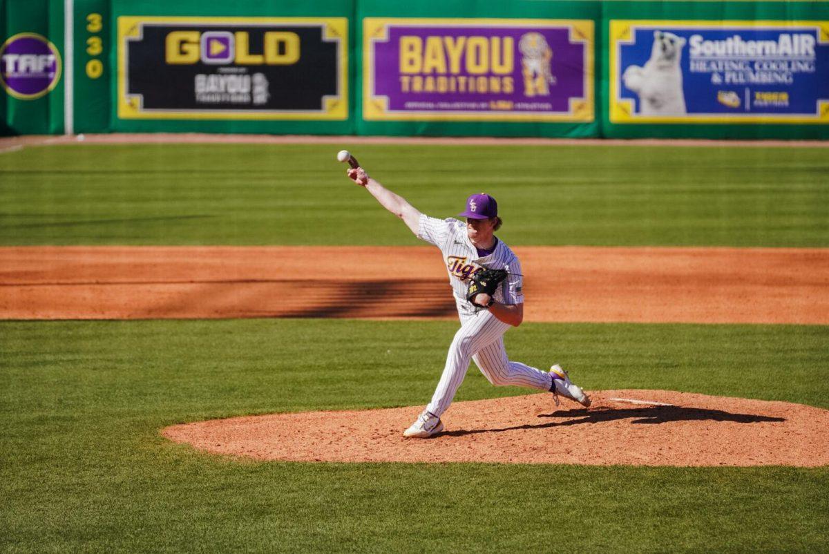 LSU baseball junior pitcher Thatcher Hurd (26) throws the ball Friday, Feb. 23, 2024, during LSU&#8217;s game against Stony Brook at Alex Box Stadium in Baton Rouge, La.