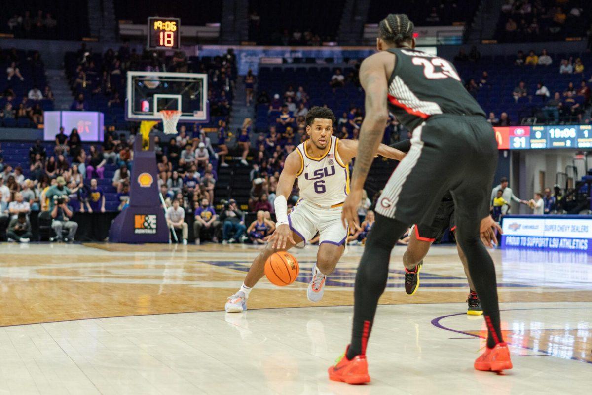 LSU men&#8217;s basketball graduate student guard Jordan Wright (6) drives toward the paint Tuesday, Feb. 27, 2024, during LSU&#8217;s 67-66 win against Georgia in the Pete Maravich Assembly Center in Baton Rouge, La.