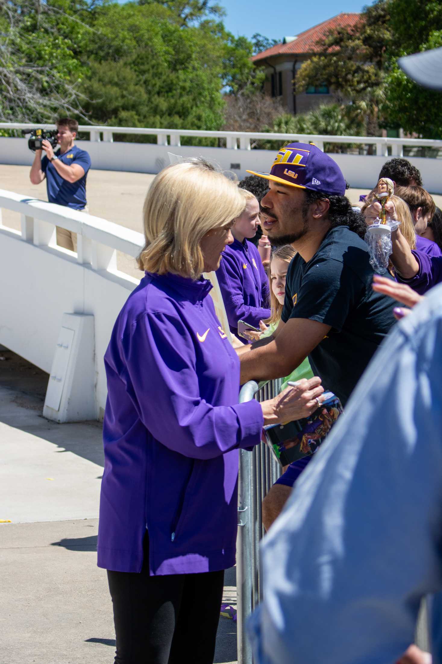 PHOTOS: LSU fans gather to send off the women's basketball team to the Sweet 16