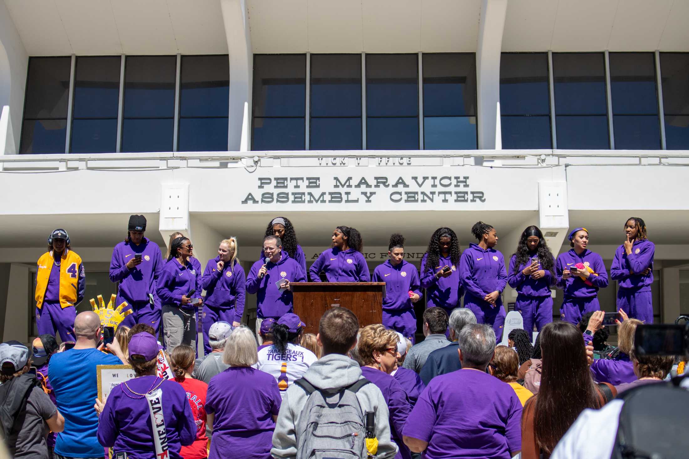 PHOTOS: LSU fans gather to send off the women's basketball team to the Sweet 16