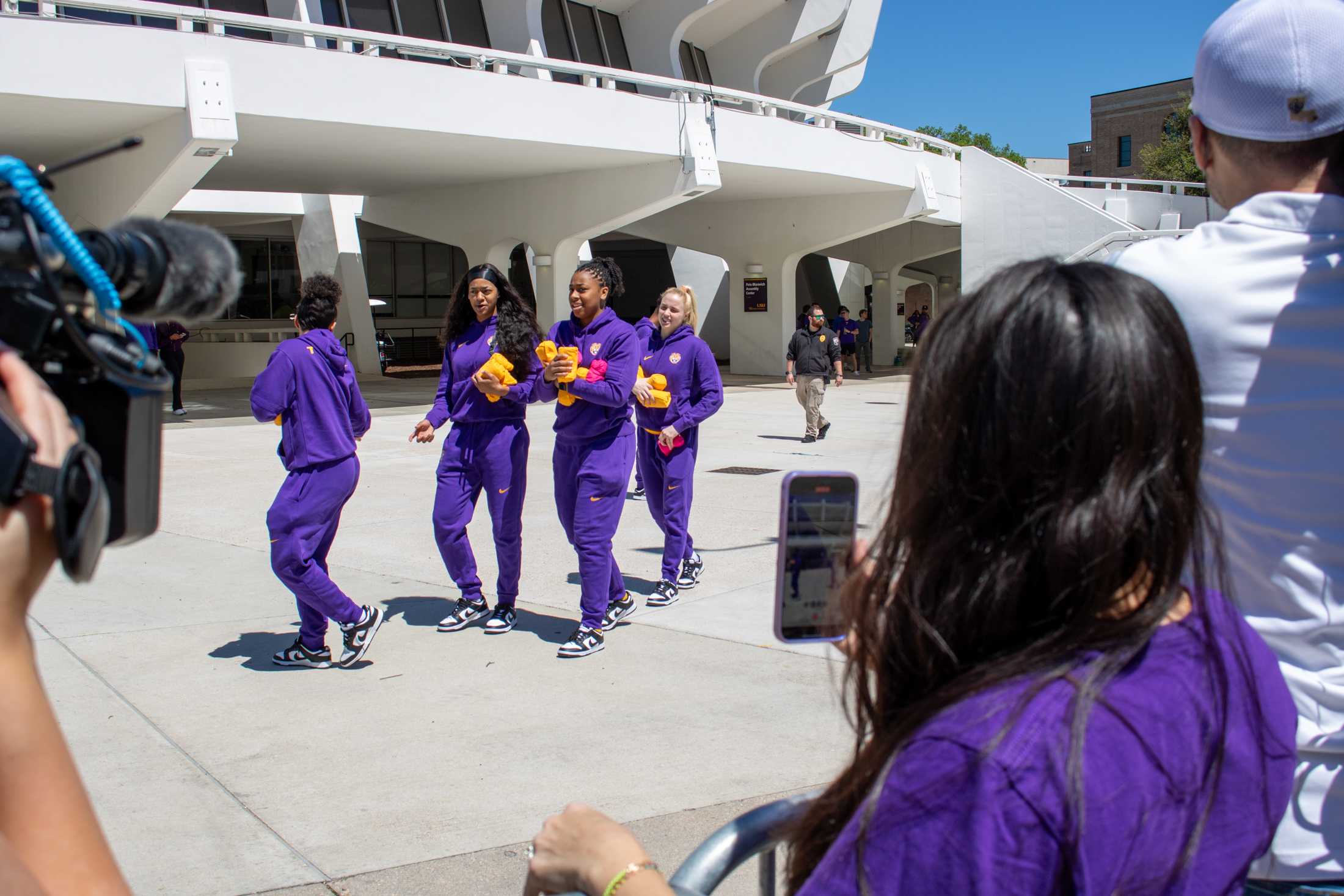 PHOTOS: LSU fans gather to send off the women's basketball team to the Sweet 16