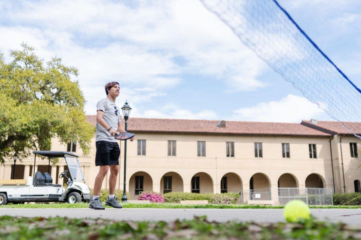 LSU accounting sophomore Gabe Fuentes watches for the ball Thursday, March 7, 2024, in the Quad on LSU's campus in Baton Rouge, La.