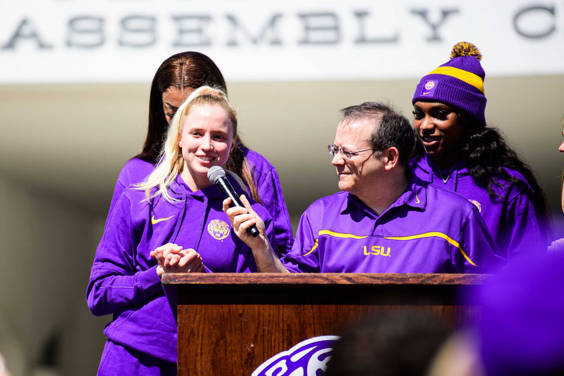 PHOTOS: Fans send off LSU women's basketball to the SEC Tournament