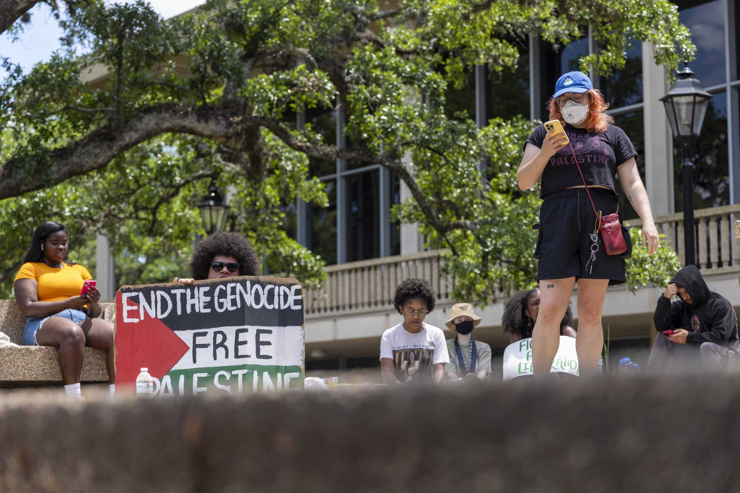 PHOTOS: LSU students hold Die-in for Gaza protest on Student Union steps