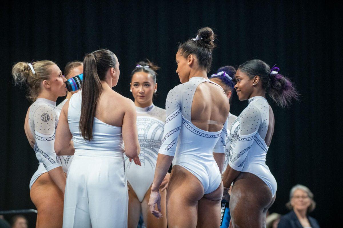 LSU gymnastics assistant head coach Ashleigh Gnat gives a pep talk to the team before beam routines during the NCAA Gymnastics Championship on Saturday, April 20, 2024, in Fort Worth, Tx.