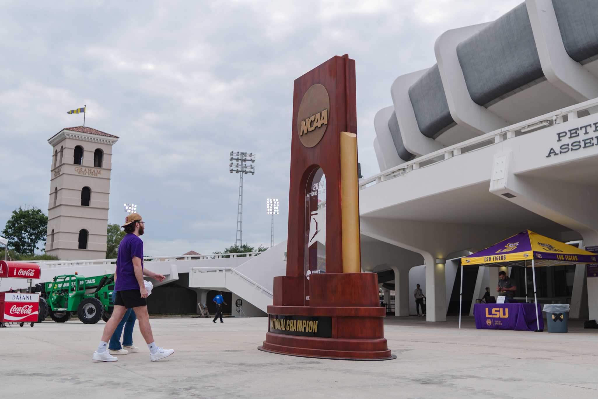 PHOTOS: LSU gymnastics celebrates its championship with a parade through campus