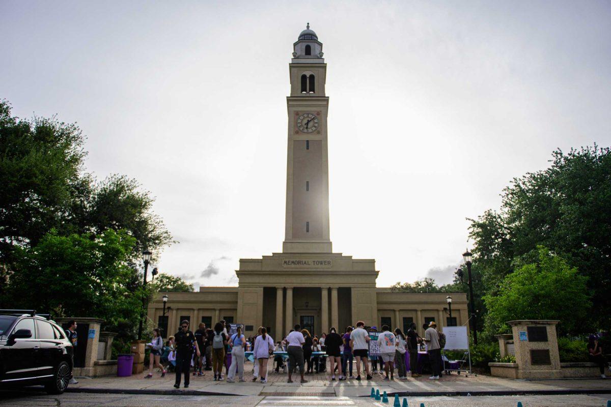 LSU students fill the area on Tuesday, April 16, 2024, in front of Memorial Tower in Baton Rouge, La.