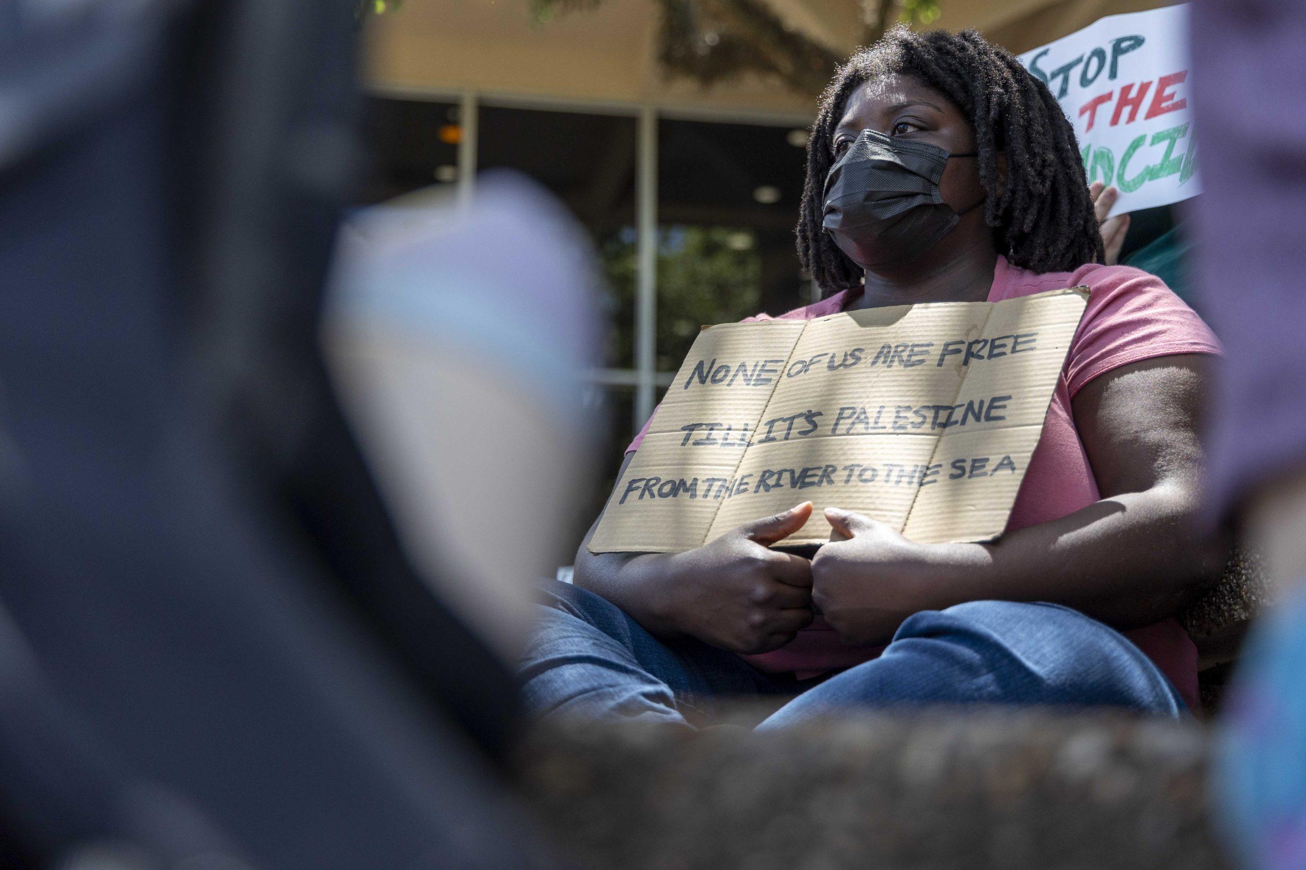 PHOTOS: LSU students hold Die-in for Gaza protest on Student Union steps